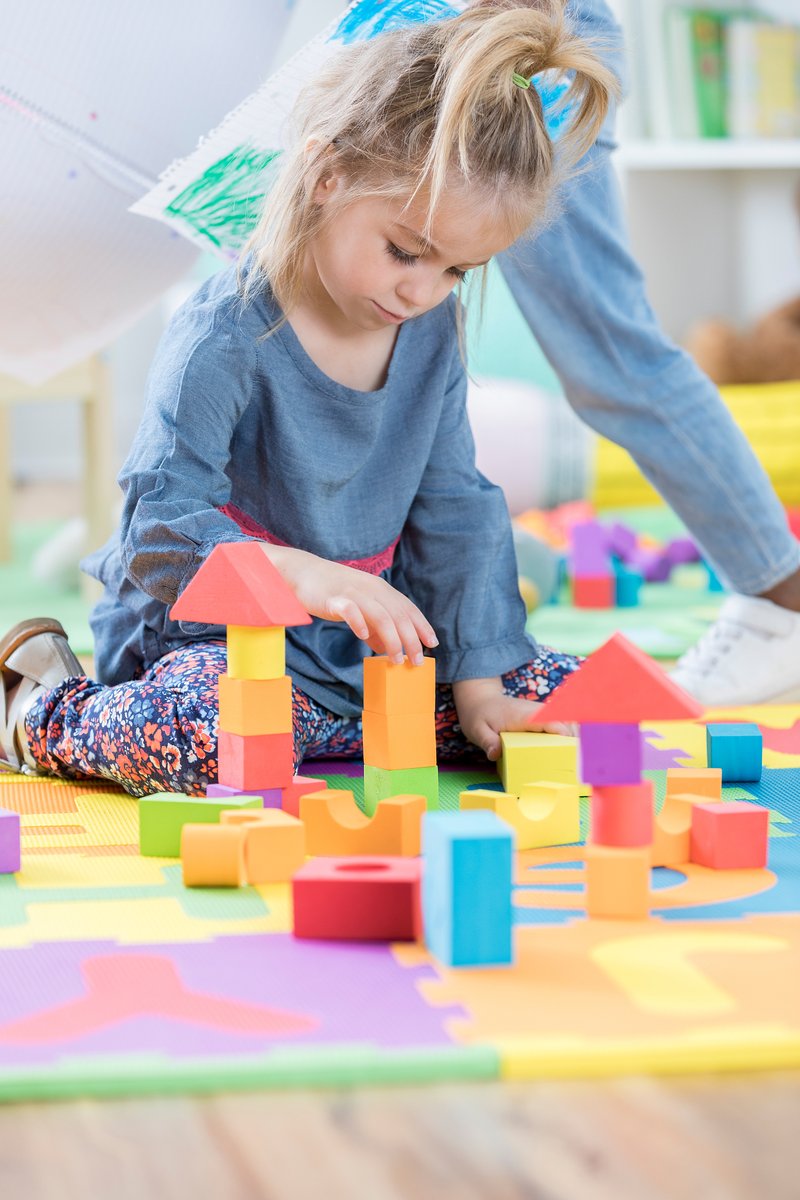 FILM24858's tweet photo. Enjoying a sunny morning with my little explorer—building block towers u0026 silly songs! https://t.co/oKLylC66Ai