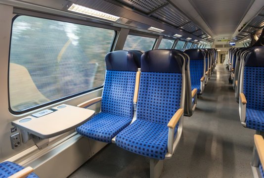 DreamCJen's tweet photo. you're on a train for 12 hours and your last saved idol picture is sitting next to you. who is it? https://t.co/tdRTXUfEzR