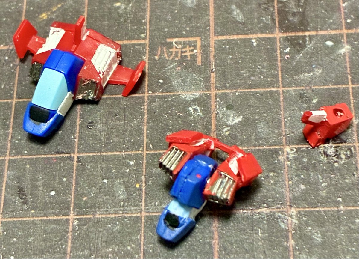 HobbyLeef's tweet photo. と言うわけで、塗ってみました。
色味で騙されて貰えますかね｡｡

もうちょっと機種部分が奥まで回転しないとダメですけど、構造的にどうにも出来ず💧
 #V作戦ビスケット 
 #ガンダム https://t.co/hduKYrdYLv