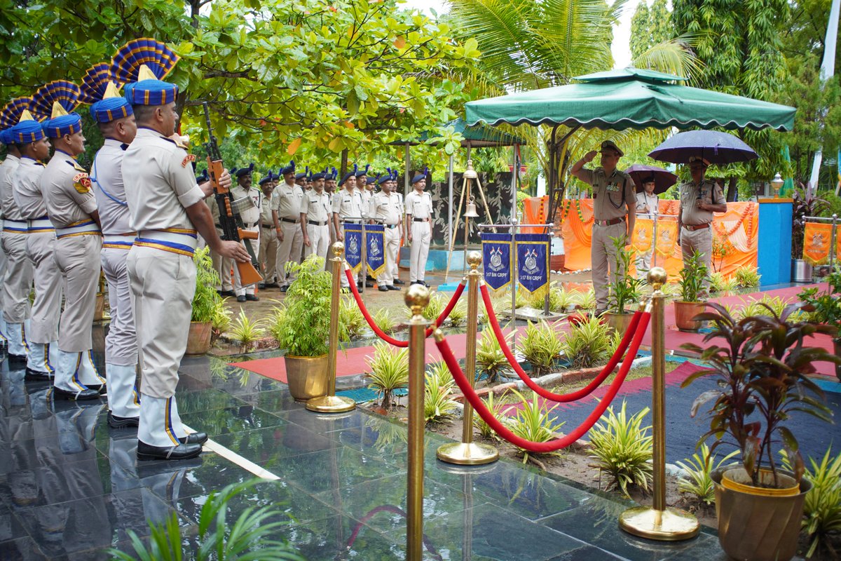 217Bn's tweet photo. The 80 th Independence day was celebrated at 217 Bn Unit Hqr, konta and various coy locations.Sweets were also distributed among the personnel by Shri Rajesh Pandey,DIG(ops) konta &amp; Shri Vijay Shankar,COMDT, 217 BN.🇮🇳🇮🇳🇮🇳         .. JAI HIND.. https://t.co/DKXAVEePZx