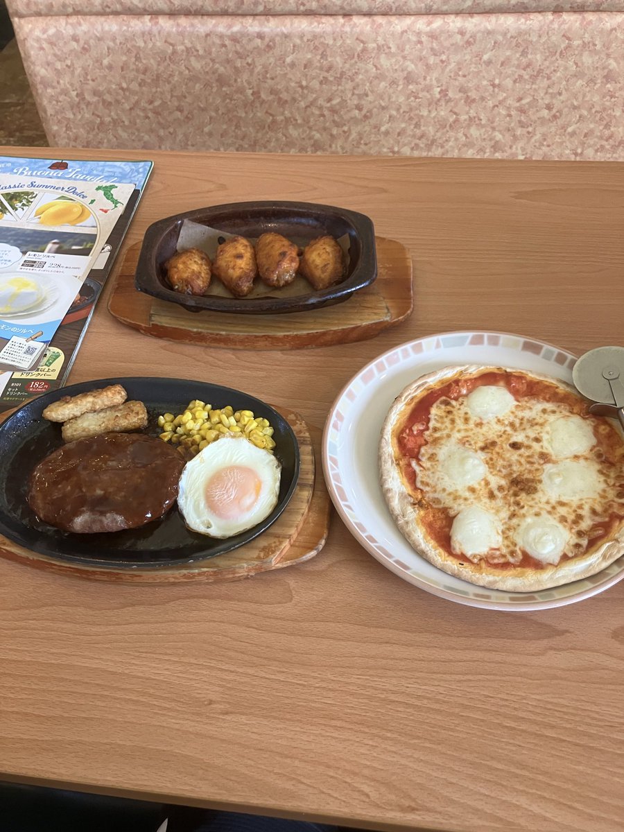 yuuchan192's tweet photo. サイゼリヤ https://t.co/tg9UXwvgBC