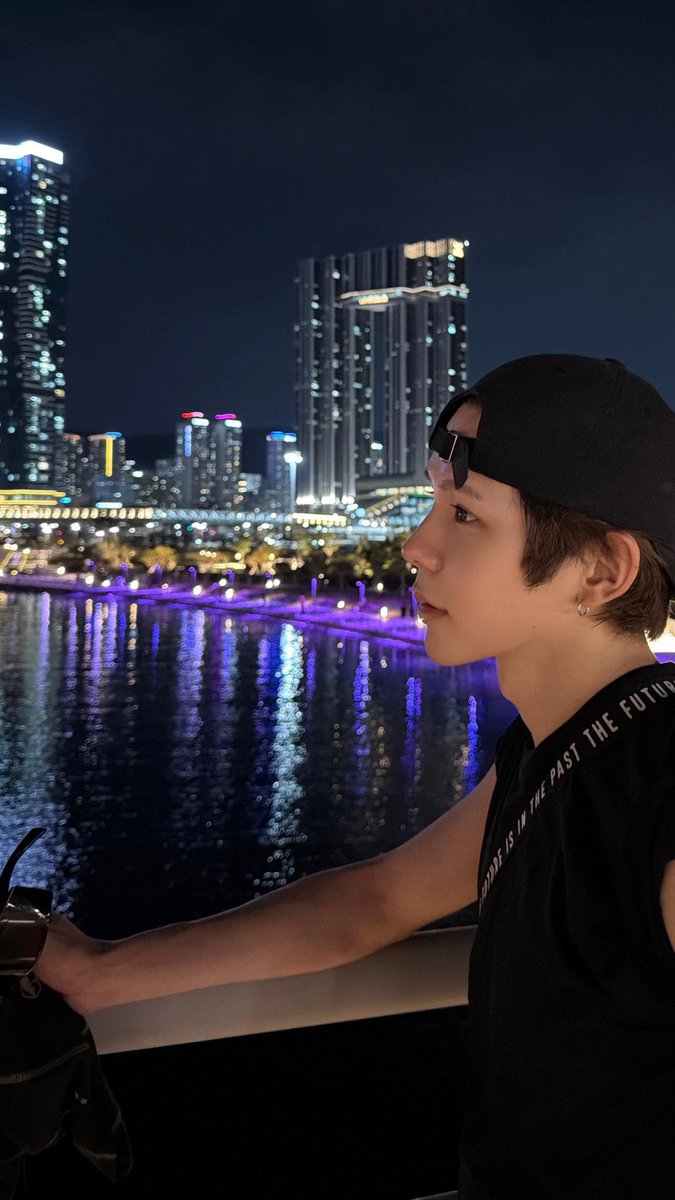 prdcollective's tweet photo. อุตส่าห์เอาแอคเพื่อนไปส่อง แล้วเขารู้ได้ไงวะ ว่าพวกเราเป็นเพื่อนกัน https://t.co/HkN63iGsLx