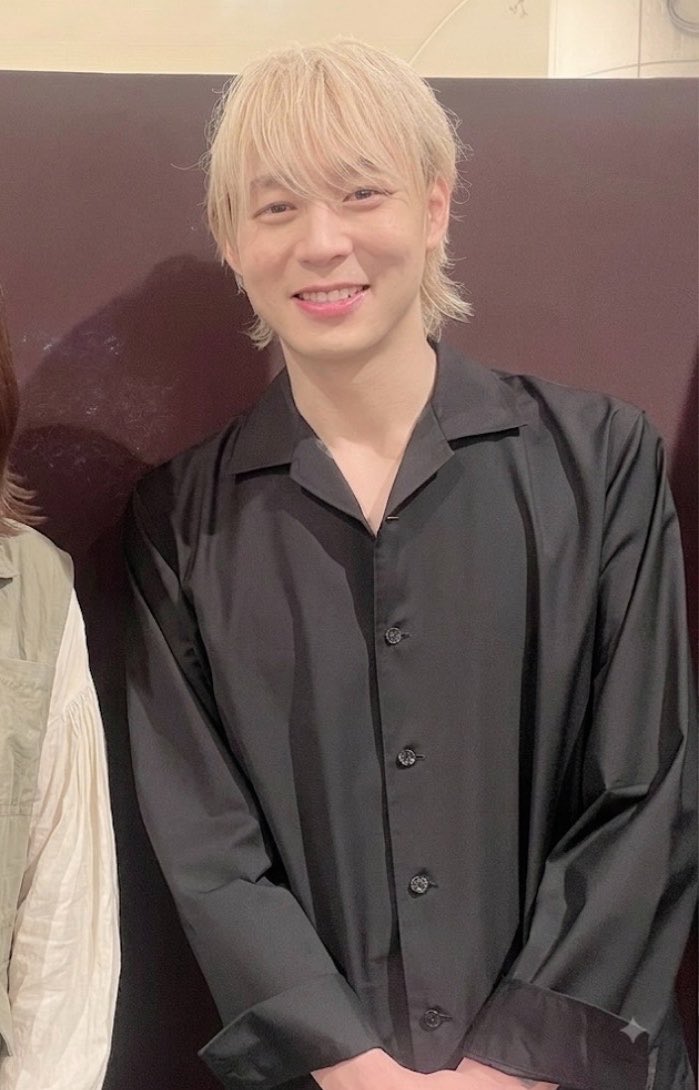 pometomofu's tweet photo. お疲れ様でした。
世界平和って感じ。存在マイナスイオン。
1部2ショット奇跡の当選。2部は髪型ほわほわしてて可愛かったです！🫶🏻

#ユチョン
#リリイベ
#汐留シオサイト https://t.co/mw3oUgKYKP