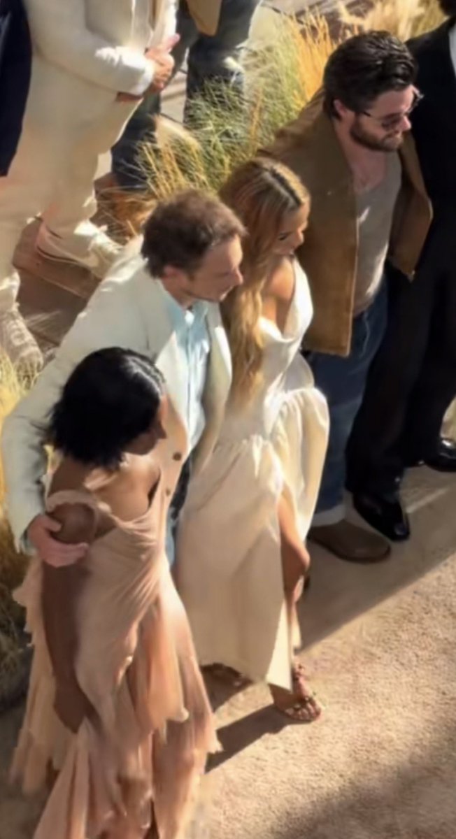 riaradrewdison's tweet photo. drew and madison standing closer to each other than they are to chase and carlacia 😭 https://t.co/FBKJOwmx8h