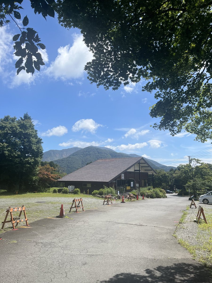MayDoramiVla's tweet photo. ひさびさ登山⛰️
ガスガス☁️でひた
んで下山後に晴れ☀️

#金時山 https://t.co/jYhZky9GRc