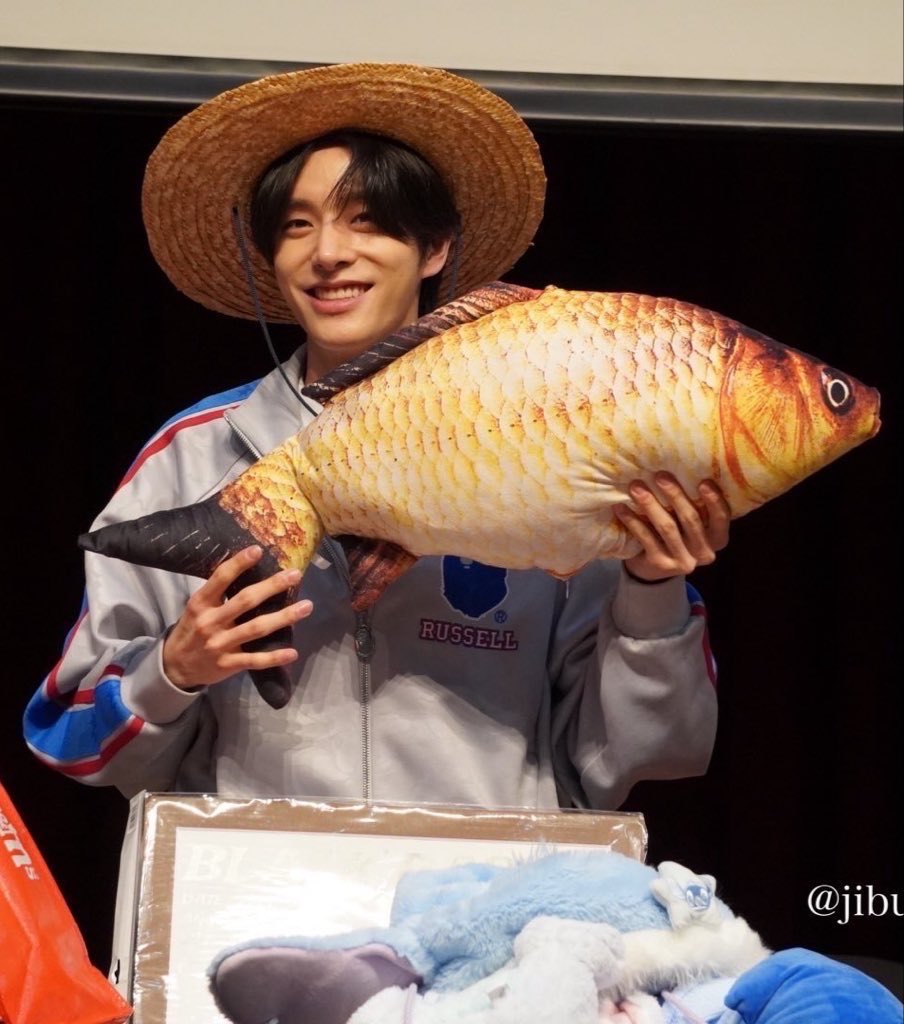 dionyjoonz's tweet photo. dani ikan                                     farhan daging https://t.co/xCBsVQ0mnh