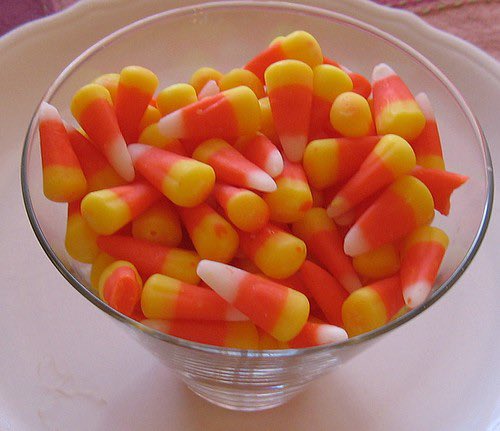 FoodPleaser's tweet photo. Candy Corn… are you a fan or no? https://t.co/8XwycvrPmH