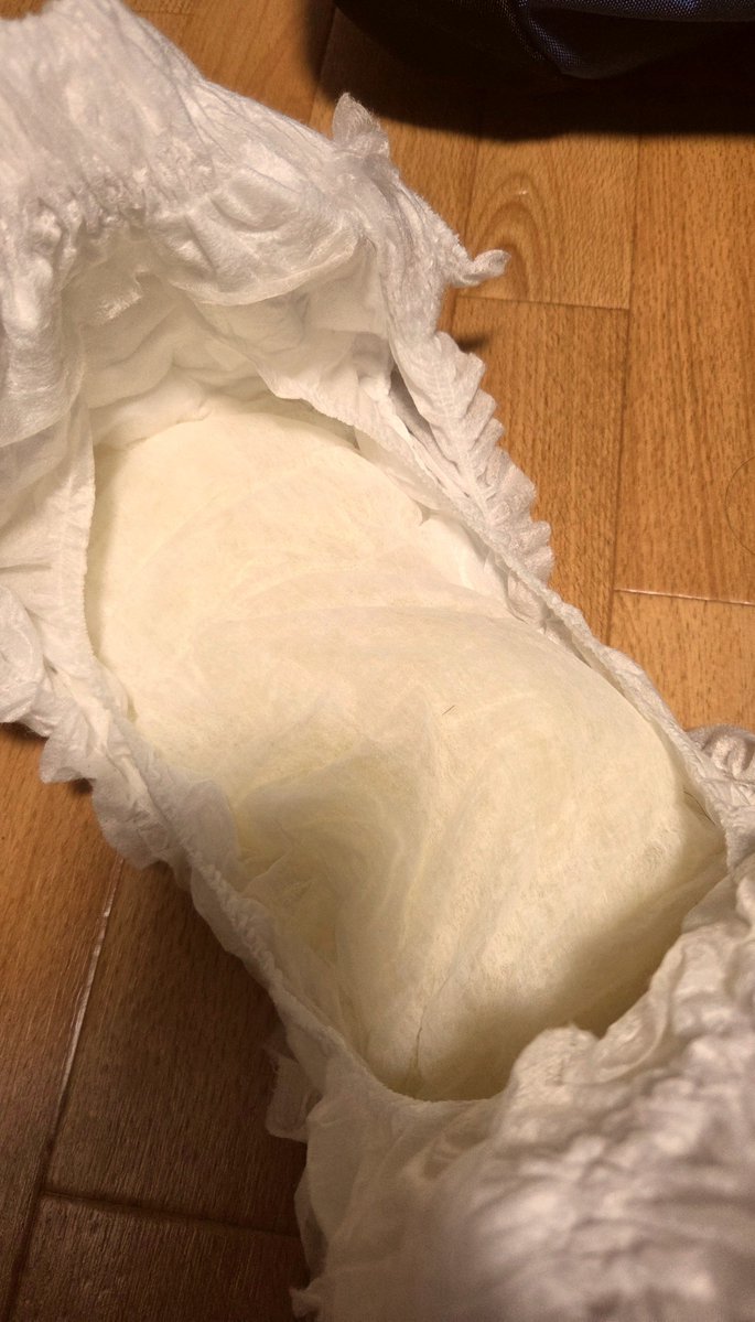 omu12_15's tweet photo. 昨日花火大会だったからメリーズの夜用履いていったんだけど、めっちゃ出ちゃってた！！(笑)
お酒飲んでたからかな？(笑) https://t.co/nUsiM92XDD
