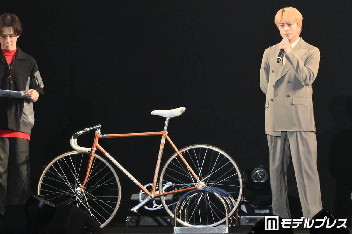 modelpress's tweet photo. 【🧡TGC松山2026🧡】

白濱亜嵐、地元凱旋で山之内すずとランウェイ ✨️

同級生「競輪」松山G1・松本貴治選手は「家も近所でずっと一緒に遊んでいた」

📸高画質写真
https://t.co/poIx4UMgsB

@_alan_official @__suzu__chan https://t.co/D22qId6M9o