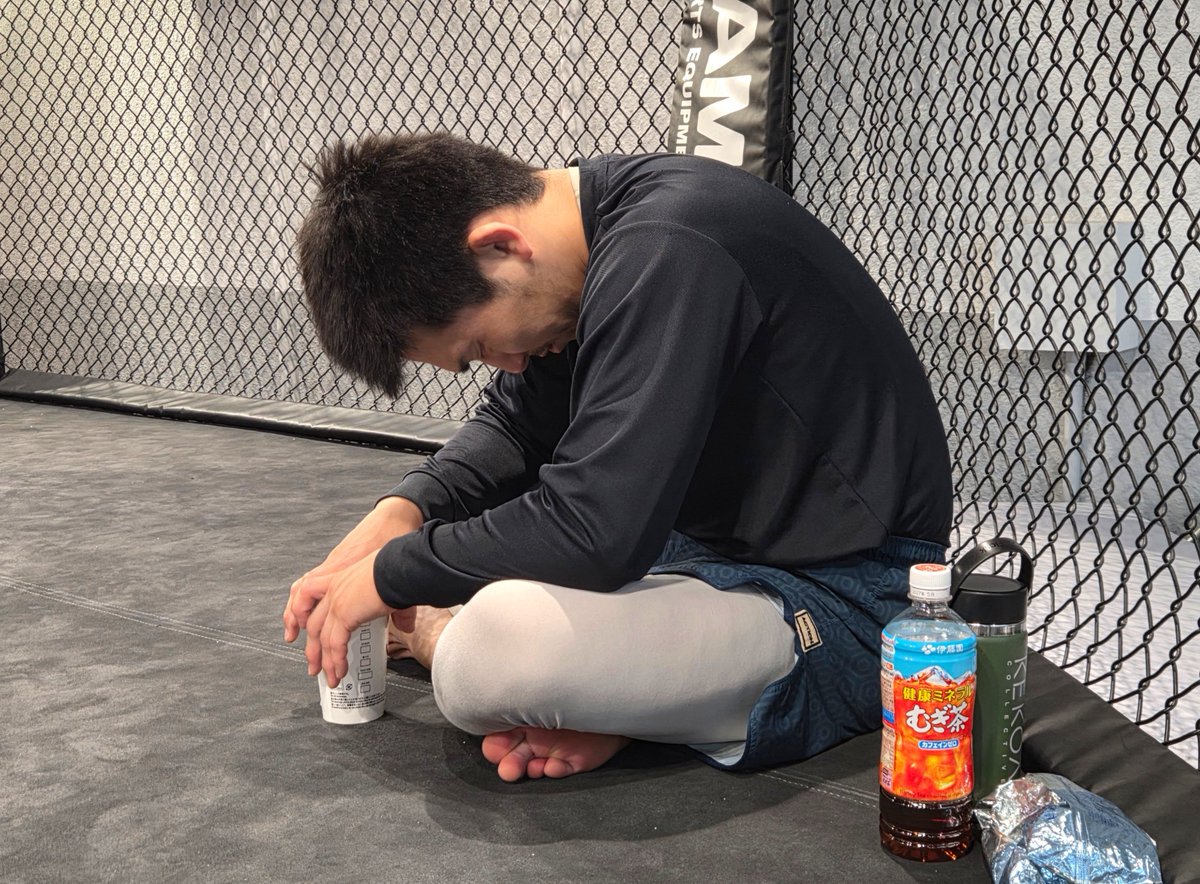 OQY_Tree's tweet photo. 本日ノーギ6時間ありがとうございました！
「6時間しか練習できない自分にガッカリ」とのことです。 https://t.co/iZ1HjdcIf0