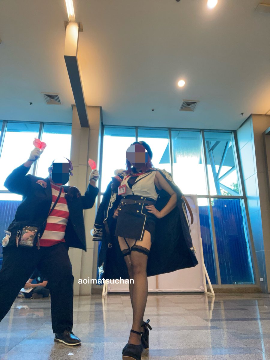 aoimatsuchan's tweet photo. just a senchou and her fan for this year’s onlive
#マリンのお宝
#ONLive #ONLivePh #ONLive2026 https://t.co/Zs0YzlYZ0O