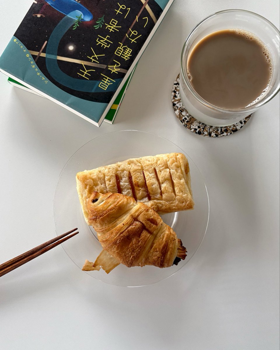 ouchigohan10's tweet photo. 🍎🍫🚶📚 https://t.co/PPqJNz9Hu8