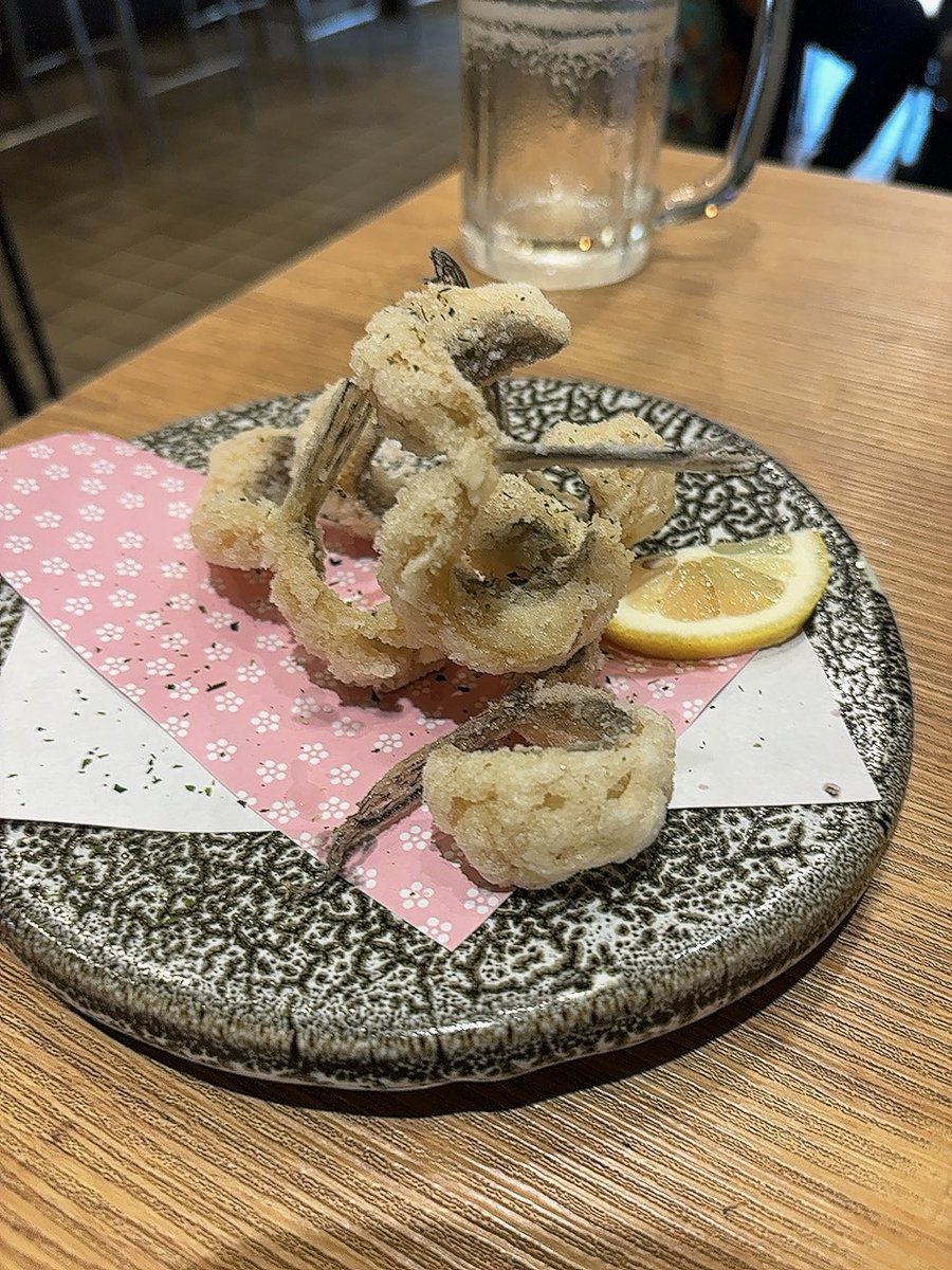 6969surume's tweet photo. 堺という街で…昼のみ🍺
名物がっちょの唐揚げってやつうまぁ！🐟 https://t.co/6HkcbarRd9