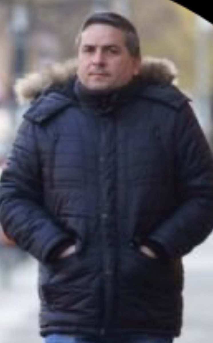 DraskovicSani's tweet photo. @palancanin Prvo središ svoj izgled pa onda možeš da imaš mišljenje o bilo čemu 🤮 ne znam kako mi takav retard izadje na lajni uopste. Blok https://t.co/B92tLnrQUx