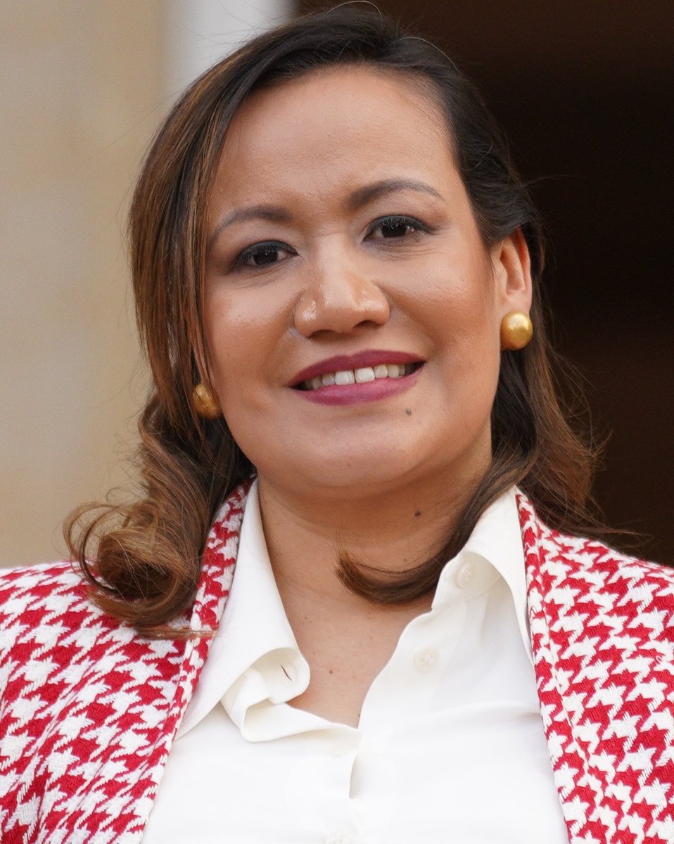 Black_ultra6's tweet photo. No olvidemos que esta inútil @carolinacorcho fue la que destruyó el sistema de salud de los colombianos y gracias a eso hoy se pierden muchas vidas.

Incompetente!! https://t.co/q5UPFybXp6