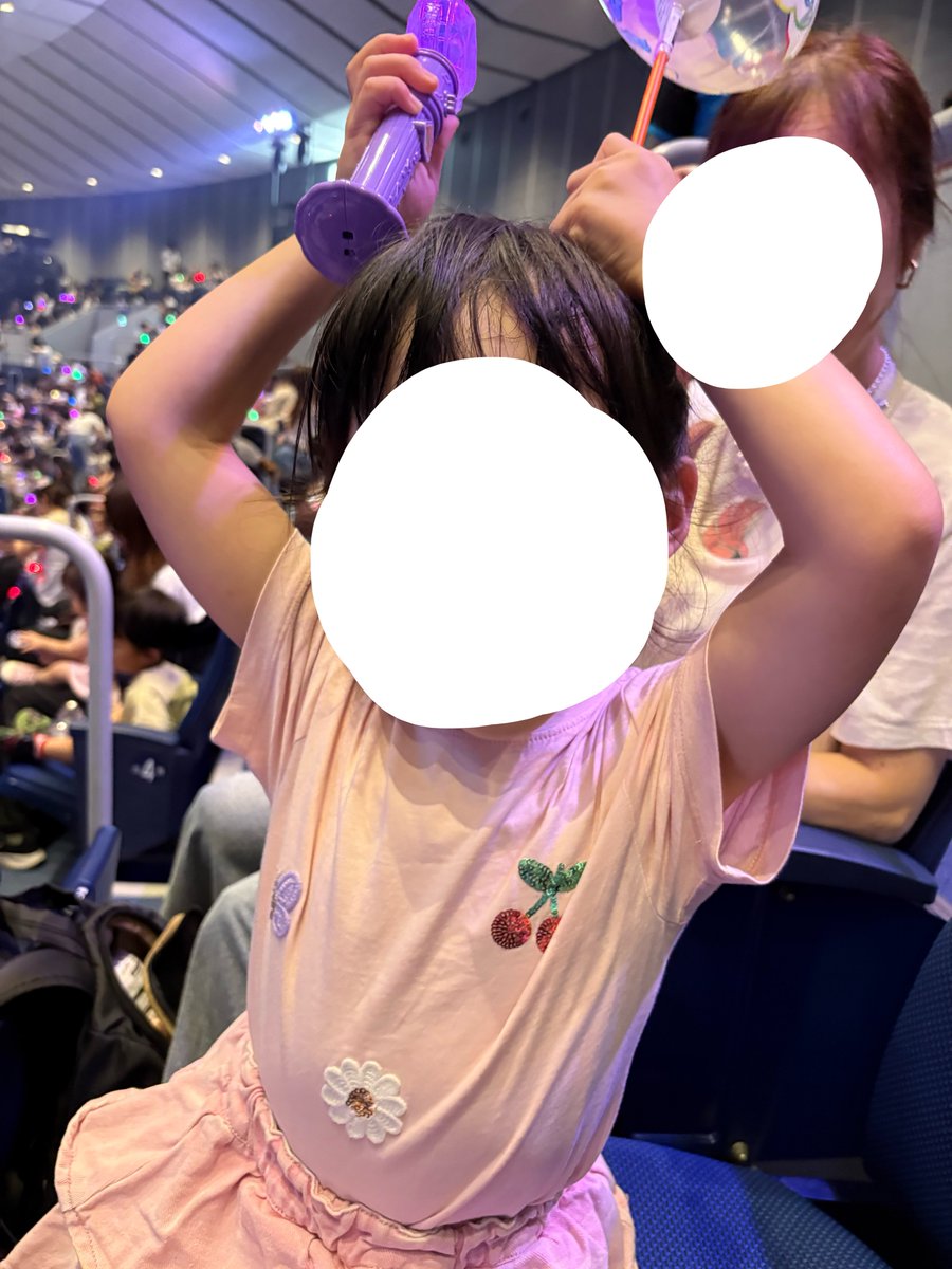 _imyour__a's tweet photo. 初めてのスペステ！2部参戦してきた🥹🤍オ���プニング感動してめっちゃ泣いたwwめっちゃ楽しかったし、娘も楽しんでくれたから大満足、行ってよかった！！A席(スタンド3階)やったけど全体を見渡せるし見やすくてよかった！！ネタバレなしの感想やら書きますっ https://t.co/9j79hqzeOU