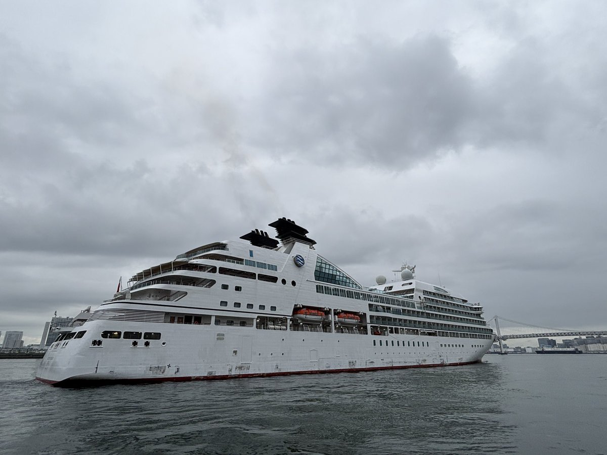 Harumi_CT's tweet photo. ━━━━*＼  出港  ／*━━━━
 🚢MITSUI OCEAN FUJI🚢
━━━━━━━━━━━━━━

先ほど晴海客船ターミナルから
「MITSUI OCEAN FUJI」が次港熊野へ向けて無事出港しました~！
雨も止み気持ちの良い出港です！
ボンボヤージュ❕🌴🍍

#晴海
#晴海客船ターミナル
#MITSUI_OCEAN_FUJI https://t.co/EAJxCIR4qF