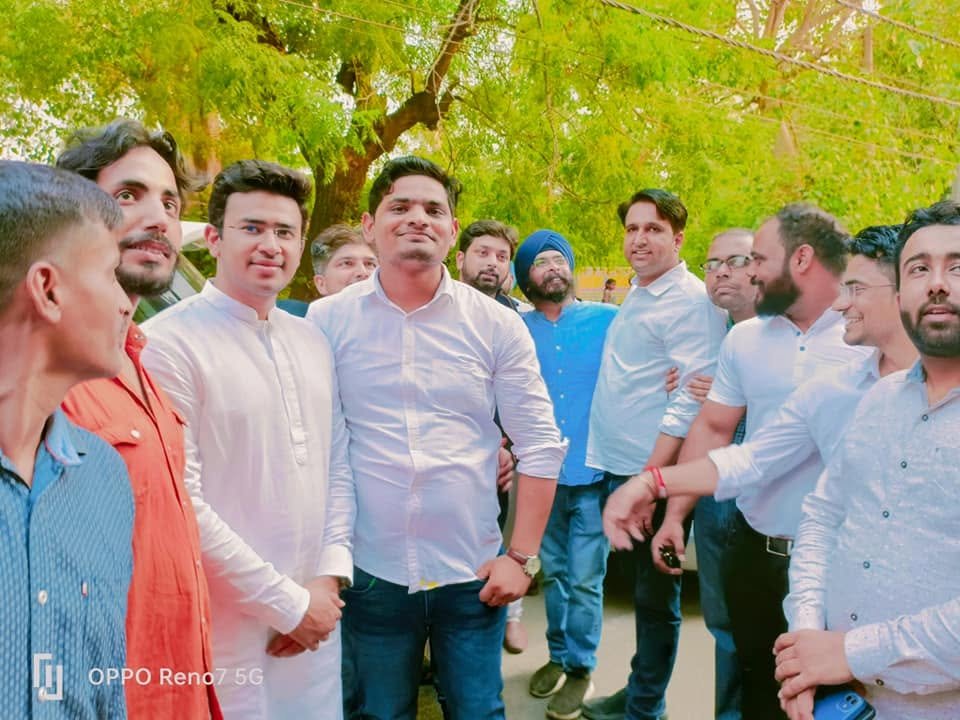 bhavanibjp321's tweet photo. बड़े भाई रोहित चहल जी  को जन्मदिन की हार्दिक बधाई एवं शुभकामनाएं । मां वैष्णो देवी जी का आशीर्वाद आप पर सदैव बना रहे। मैं माता रानी से आपके स्वस्थ एवं दीर्घायु जीवन की कामना करता हूँ।
@Rohit_Chahal https://t.co/A1r2a2anDi