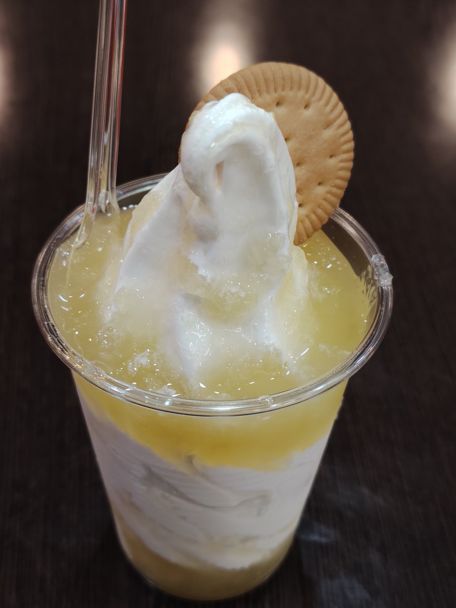 dapplegry09's tweet photo. 福三さん
ソフトクリーム、白桃トッピング
濃いソフトにトッピングが合います✨

実はパドック前でもチョコミックス食べた😋✨

ごちそうさまでした♪ https://t.co/E5GQjumF4z