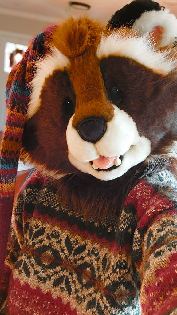 RiverTales__'s tweet photo. 🦝🍂 https://t.co/MYURZhtWHS