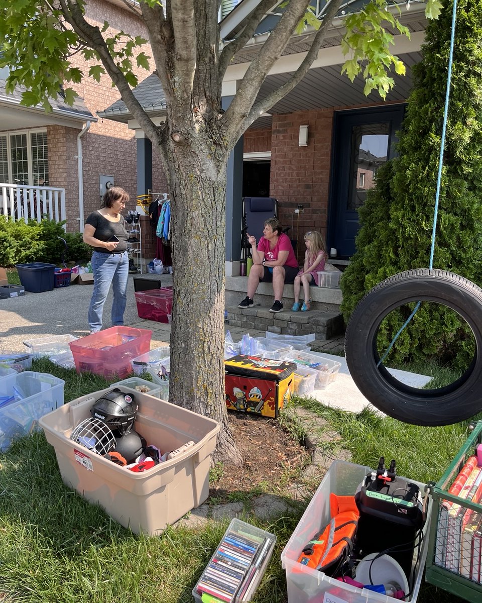KellyCorcoran18's tweet photo. Join our weekend community yard sale this Sat 9am-2pm at Central Park! Score pre-loved finds, connect with neighbors u0026 support local family causes. Rain or shine!， https://t.co/gYVRCkkvE4