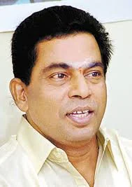 SadaaShree's tweet photo. Mallikarjuna Rao was one really good actor, whom we lost too soon. He had that effortlessness in his acting, getting into any character with ease, plus his voice. He was of course famous for his iconic role of Battala Satthi, Rajendra Prasad's sidekick in Ladies Tailor.

Hailing from Kasimkota near Anakapalle, he began his career in 1973, however it was Vamsy movies that really got him recognition. Before Ladies Tailor, in fact he had another memorable character of Puli Raju in Anveshana, where he keeps bragging about how he used to hunt tigers, when in reality he is a coward.

It was Battala Satti in Ladies Tailor though that would make him really famous. As Rajendra Prasad's sidekick, his one liners and expressions, ensured he would be one iconic character. Again in Sri Kanaka Mahalakshmi Recording Dance Troupe he came up with another memorable performance, as Tanikella Bharani's friend, especially his one liner "Friendship koddhi cheputunna".

Another memorable role was in April 1 Vidudala, as the womanizer Chinna Rao, who inspite of having 2 wives, has a roving eye on Jayalalitha. The scenes between him and Rajendra Prasad were downright hilarious.

He had equally memorable roles in EVV Satyanarayana movies, my favorite being Hello Brother, as Constable Chitti, who constantly keeps trolling Kota. The scenes between him and Kota were the movie's highlights.

Post 2000, one really memorable role of his would be the astrologer Jagadamba Choudhary in Venky. Be it villian, comedian, supporting actor, he would perform any role equally well, leaving his mark on it.

Off screen too an equally great man, helping whoever was in need, he also served as General Secretary of MAA. He was the one who introduced LB Sriram to Vamsy, and the former had a succesful career after that. He had that very amiable, friendly nature which made you feel at ease.

Great actor, wonderful human being, sadly died at a rather young age, when he had a lot more to offer.