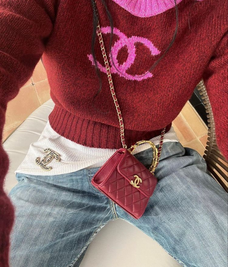 geniuswomanvibe's tweet photo. chanel you won my heart... https://t.co/gtC2p8Xvq9