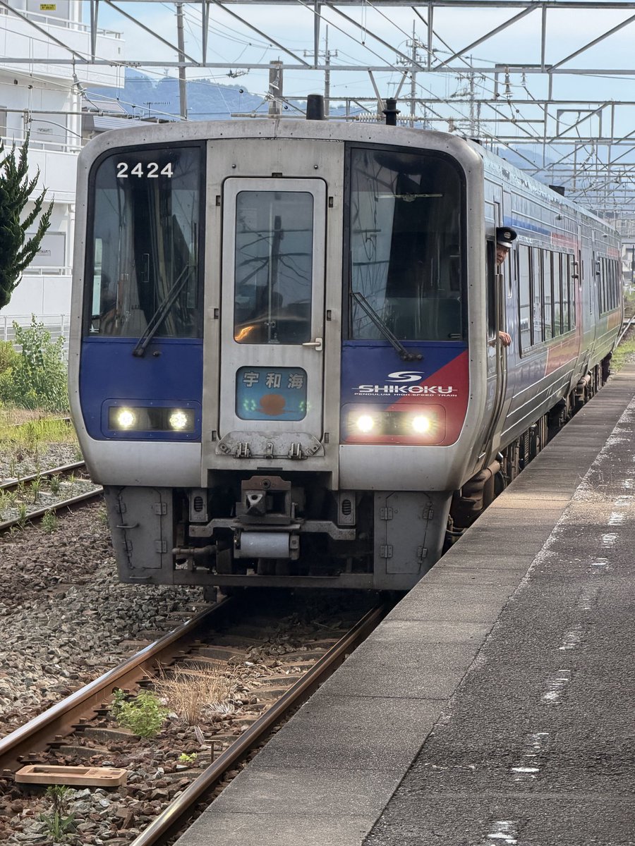 So6naewo's tweet photo. JR四国N 2000系試作車
#jr四国 #鉄道 #train https://t.co/bHUA84BC3N