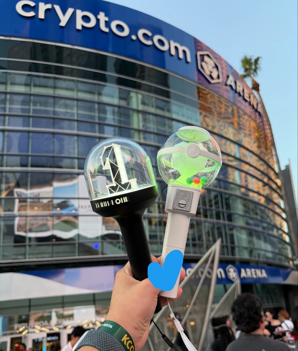 breetokki's tweet photo. 워너원 덕분에 오랜만에 힐링할 수 있어서 너무 고마움.. 우리 내년에두 보자!!!!! https://t.co/CKBd2VhEmp