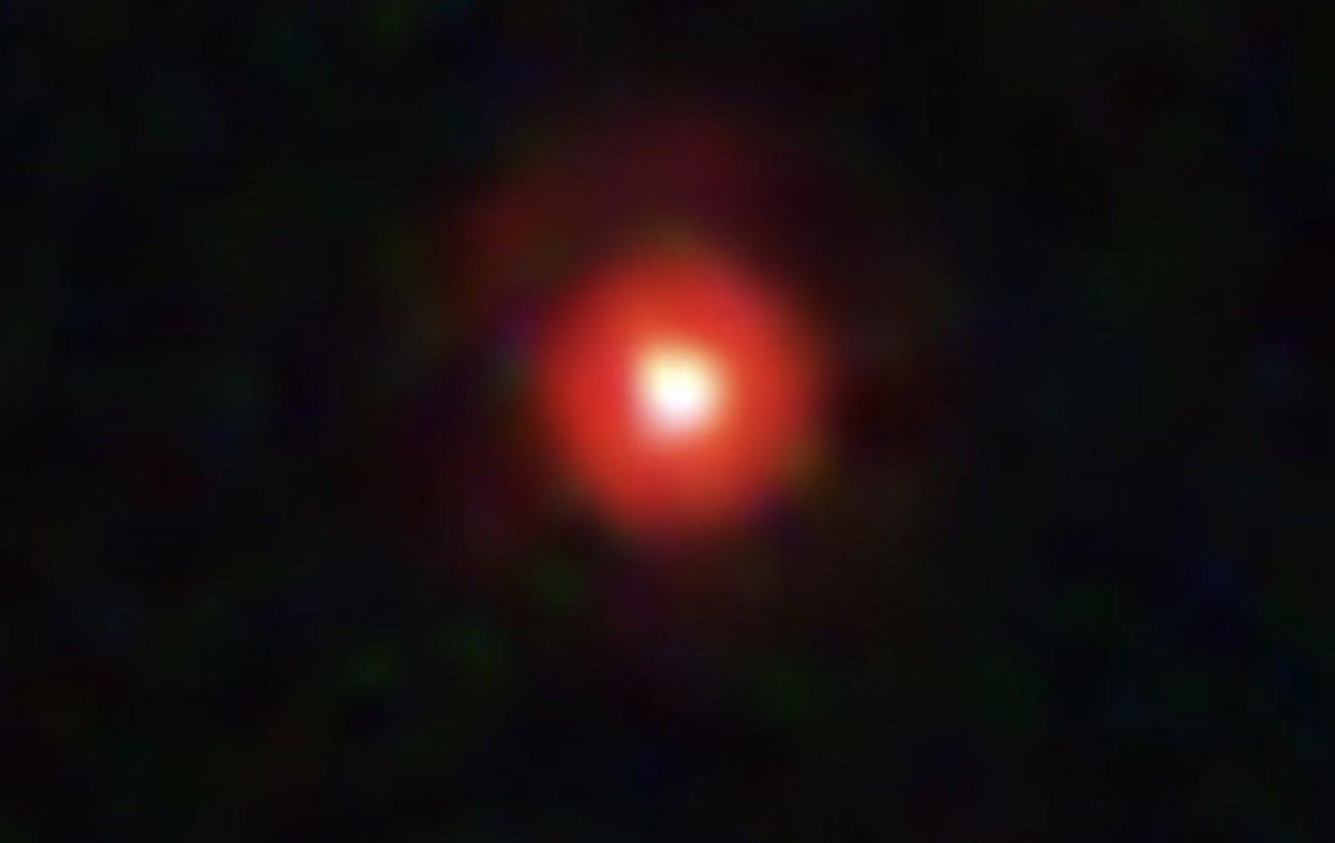ACuriousSignal's tweet photo. 🌌 Scientists may have just discovered an entirely new kind of cosmic object.

A BLACK HOLE STAR.

Not a black hole.

Not a star.

A gigantic cocoon of gas wrapped around a rapidly feeding black hole — shining like a star and dating back to just 660 million years after the Big Bang.

JWST keeps finding things that apparently weren’t on the menu. 🔭