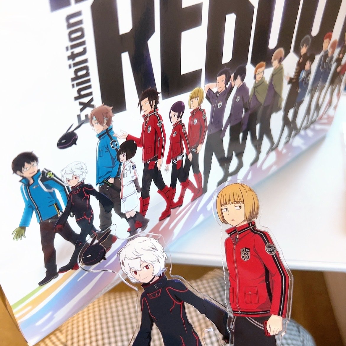 wt_tj7's tweet photo. アクスタの縁取りや瞳などが箔押しでめちゃめちゃ刺さる💘💘写真は昨日買った分で今日も追加購入しました😇現物見るとどれも欲しくなっちゃうよ〜〜！たしかなまんぞく！ https://t.co/JNZVfqUhMt
