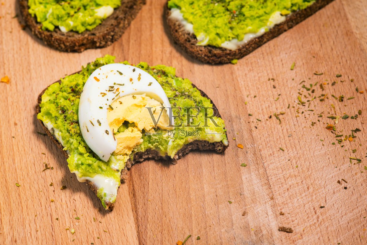 Khunnoo16's tweet photo. Just nailed a 5-min avocado toast with a sprinkle of chili flakes—sunny weekend vibes on a plate! https://t.co/TsIwMVJfc2