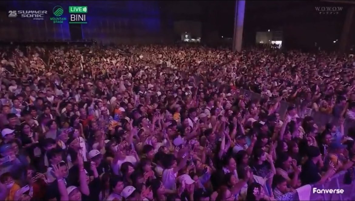 banter_po's tweet photo. not claiming na lahat ng nandito ay pumunta para sa bini pero sana nahumaling sila sa pinakita sa kanila ng bini 🤞 that was the goal and, looking sa reactions ng casuals, mukhang naaachieve naman

BINI LIGHTS UP TOKYO

#BINI_SummerSonic_Tokyo
#BINIxSummerSonic2026
#サマソニ https://t.co/JWSgmyyirH