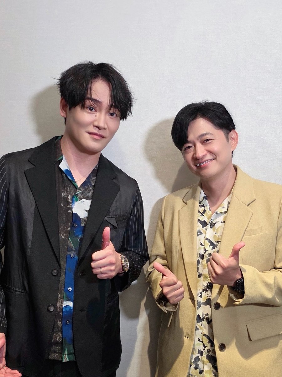hosoya_info's tweet photo. 下野さんとのトーク楽しかったな♪

獪岳の話 を聞いてくれてるみんなが真剣すぎて、自分はずっとスベッてるんじゃないかと思っていたよ🥶笑

雨の中ありがとう！ https://t.co/6XM77LqvKv
