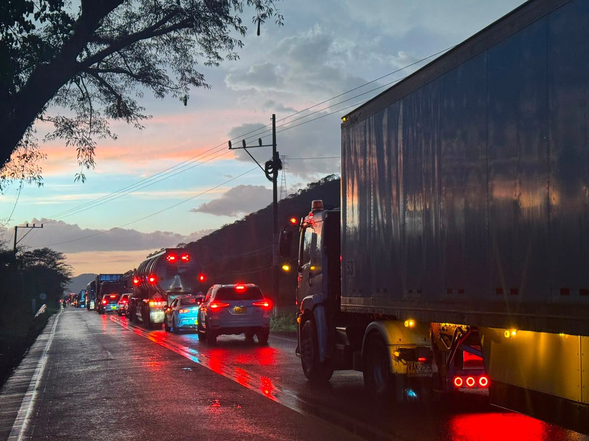 MagdalenaGober's tweet photo. Gobernadora @mmarguiguerra exige soluciones a crisis de energía en el Magdalena.

La gobernadora del Magdalena, Margarita Guerra, calificó como “absolutamente inaceptable”… https://t.co/QAMlZzUkjS