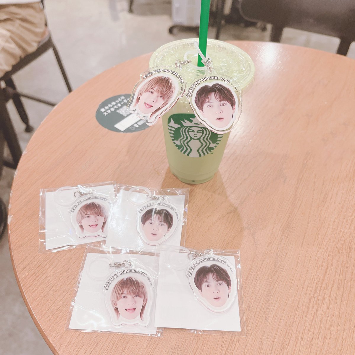 shikanomeko's tweet photo. お面かわいい
エビライ今日で最終日なの寂しいですo( т  ̫ т )o初日からずーっと楽しかったなあ https://t.co/WYGyAhHw57