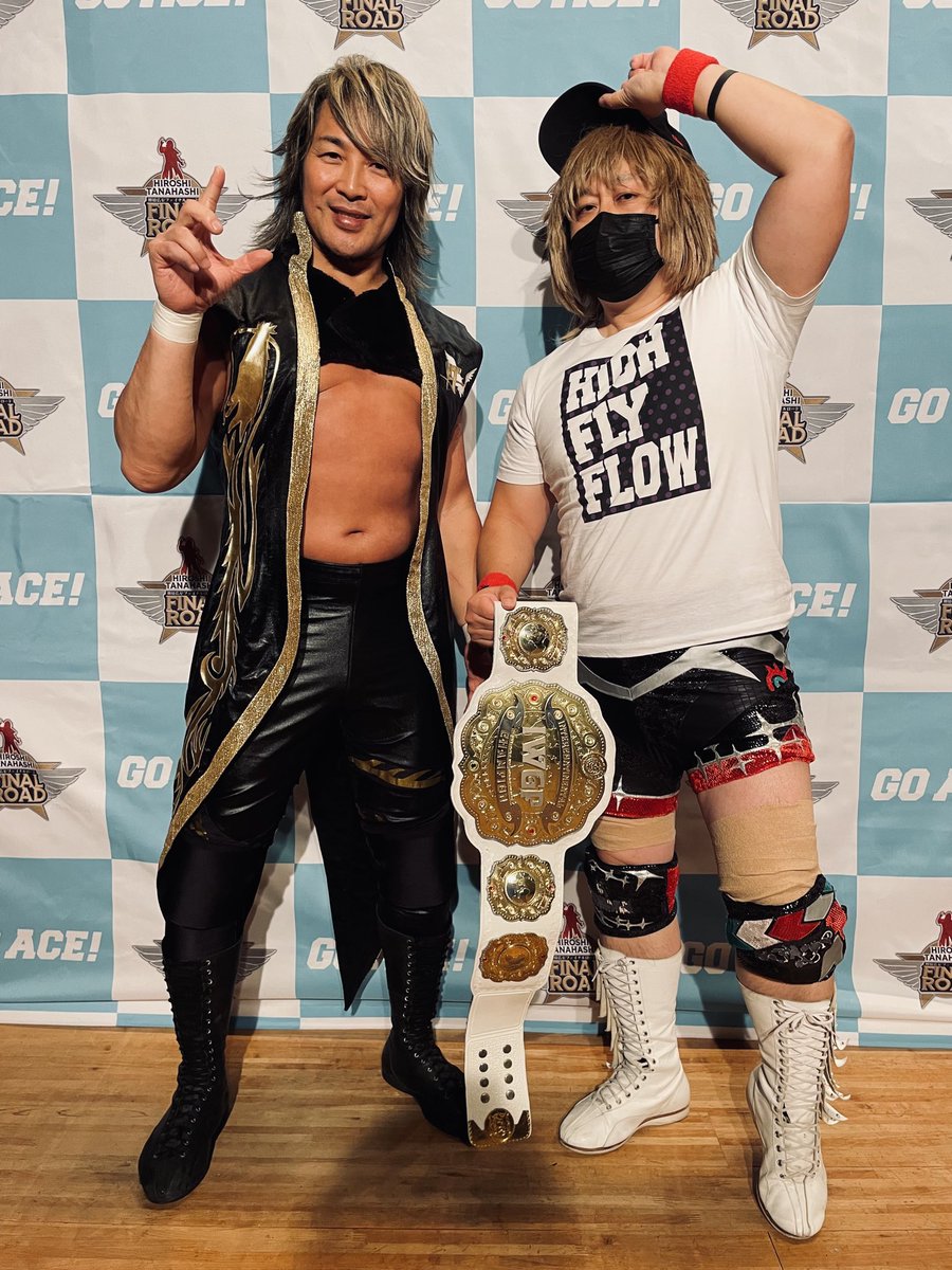 NJPWyuta's tweet photo. 天山さんの
お渡し会整理券
無事Get！

その後売店で
大岩選手のTシャツ買おうかと
迷っていたら社長降臨！

Y「岐阜の撮影会に内藤さんのカッコで行かせてもらったものです！」

社「おぉ！内藤も帰って来ればいいのにね〜」

棚橋社長の優しさにホロリ

※グッズを買えば写真OK

#G1CLIMAX36 https://t.co/qiJsD9QNKy