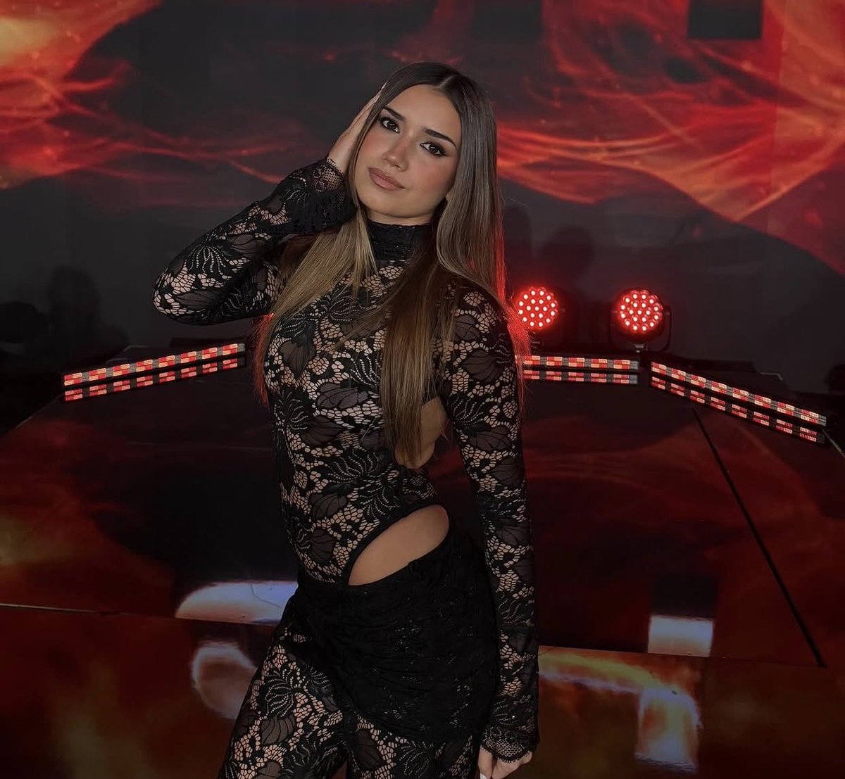 CarolinaMazurik's tweet photo. Hoy cumple años nuestra Bella y Dulce @lolatzeuski 🎂🎉❤️
Feliz y hermosa vida REINA
TE AMAMOS #LONUEL https://t.co/8PlBKHowwu