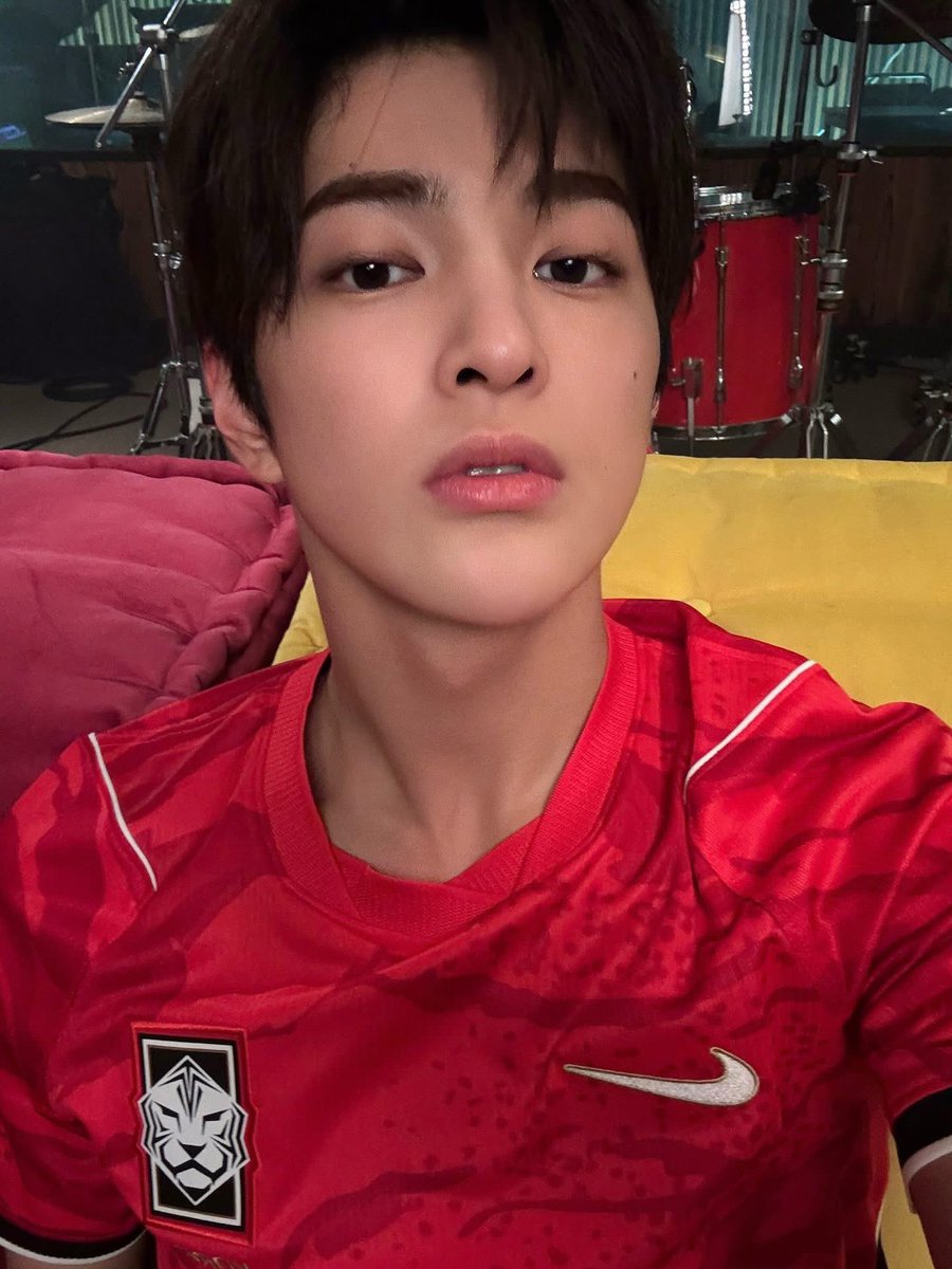 Okav0m's tweet photo. @AboutKeonho_TH An unforgettable KEONHO moment always comes with an unmistakable IKEONIC energy and powerful HOGAN EFFECT.

KEONHO SHAKES UP CALIFORNIA

#KeonhoSetsTheScene
#PYPD_IN_SANFRANCISCO
#KEONHO #건호 https://t.co/eTQ1LDkvjw