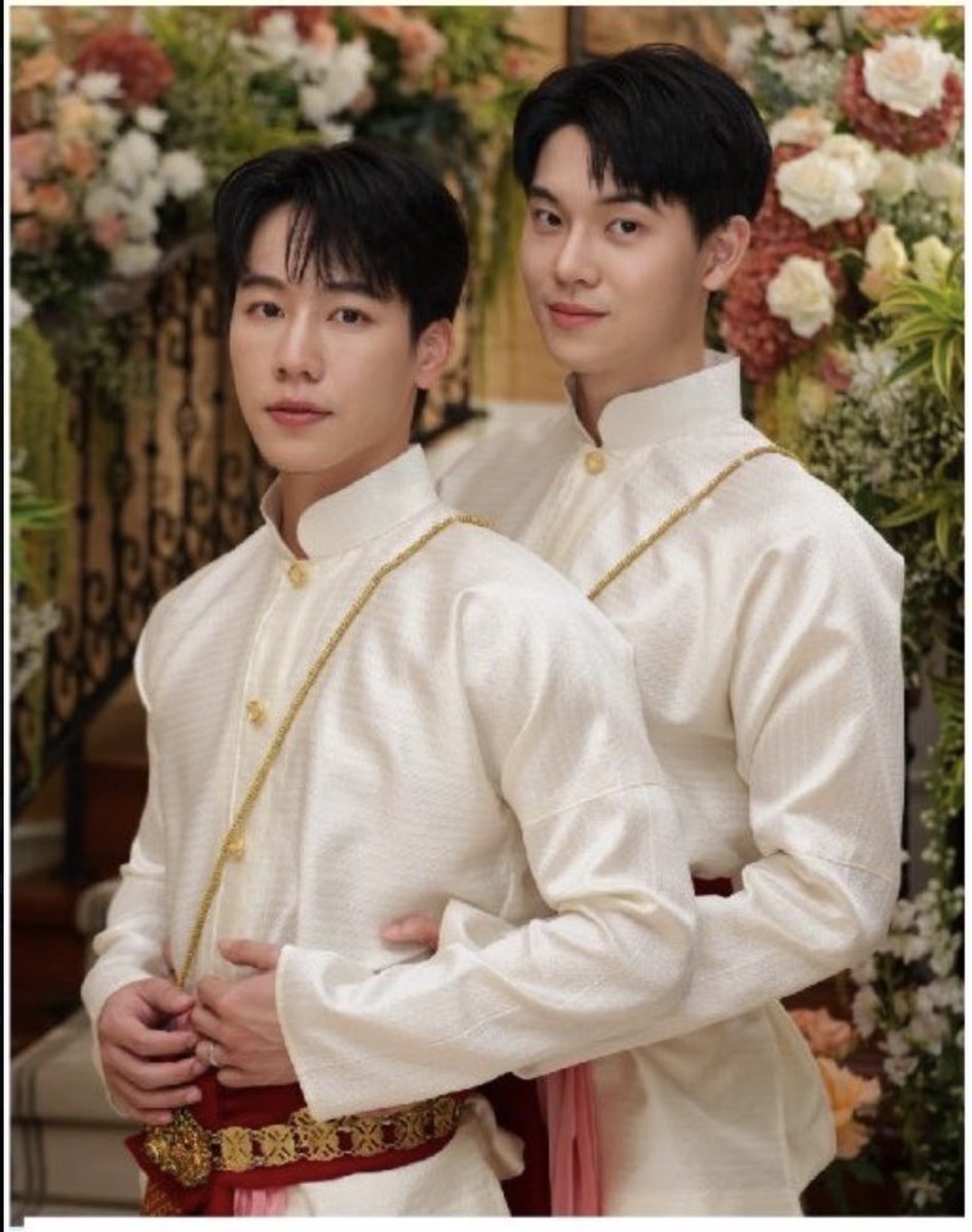 xxxwpxxx_'s tweet photo. แต่งงานกันสองรอบหนิ รอบแรกแต่งเงียบแก้ดวง รอบสองผูกข้อไม้ข้อมือยินดีเต็มเลย https://t.co/JGH38XOmgp