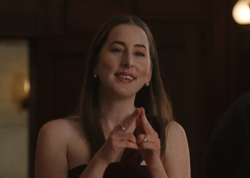 falseroxy's tweet photo. Alana Haim from ‘THE DRAMA’ will appear as a roaming character during Universal Halloween Horror Nights Hollywood. https://t.co/9HsKu6b9Gv