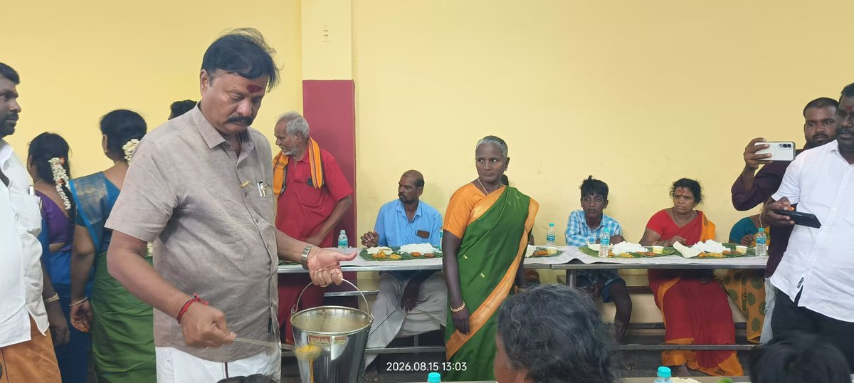 Shanthimanidmk1's tweet photo. 80 ஆவது சுதந்திர தின விழாவை முன்னிட்டு செஞ்சி தொகுதி மேல்மலையனூர் ஸ்ரீஅங்காளபரமேஸ்வரி ஆலயத்தில் நடைபெற்ற சமபந்தி போஜன விழாவில்  ஆரணி பாராளுமன்ற உறுப்பினர் அண்ணன் #M_S_தரணிவேந்தன்_MP அவர்களு��ன் கலந்து கொண்ட தருணம்.

M. K. Stalin 
Udhayanidhi Stalin https://t.co/uD0NlKojLP