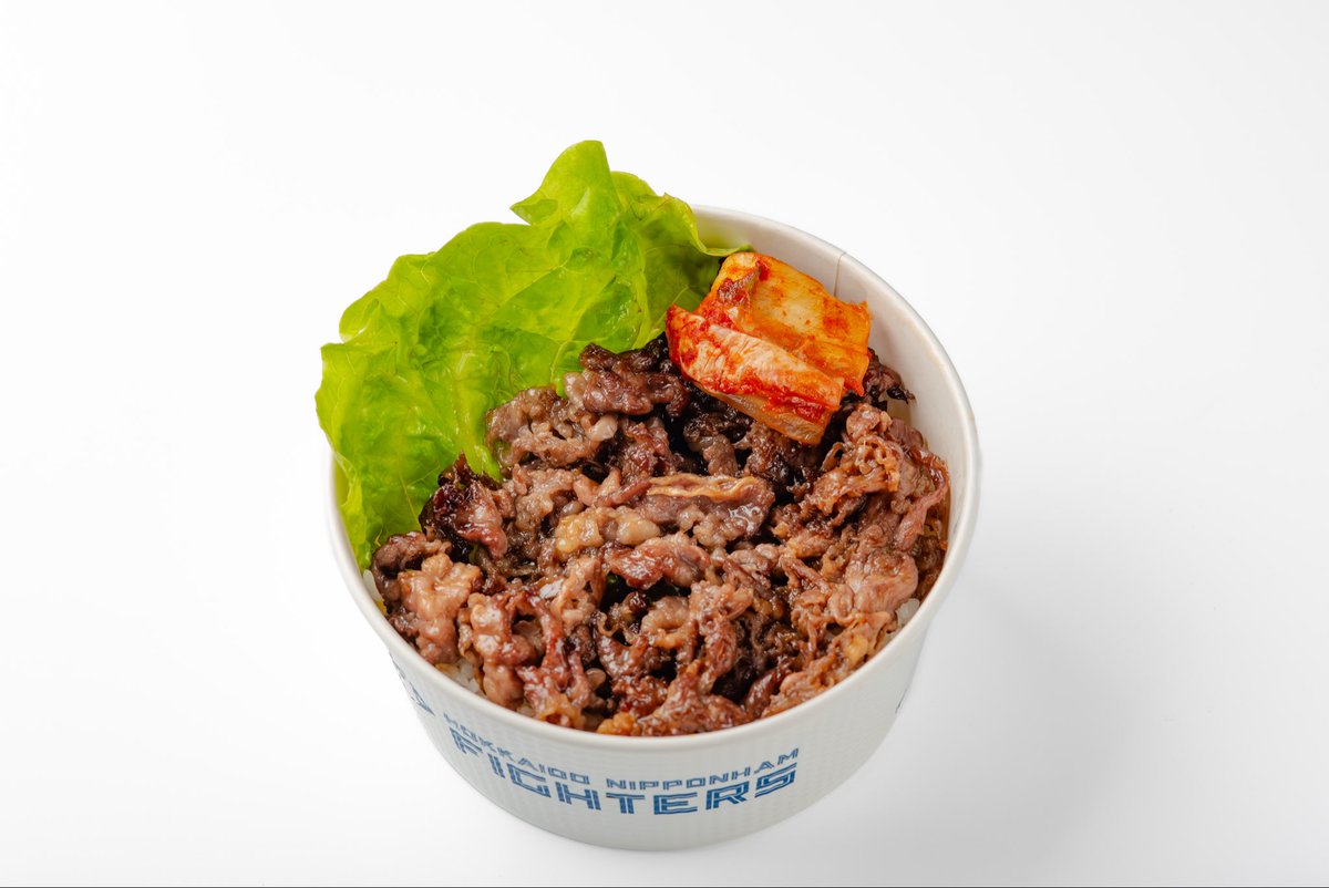 RAZAN_GROUP's tweet photo. 羅山 エスコンフィールド店です。

試合の日も、試合がない日も。球場の中で、エキサイティングな焼肉体験を。
テイクアウトで和牛プルコギ丼、プルコギキンパなど。

シーズン中は土日祝も営業しています。
Fビレッジの散策やご見学の途中にもどうぞ。 https://t.co/nUV5TRmRrj
