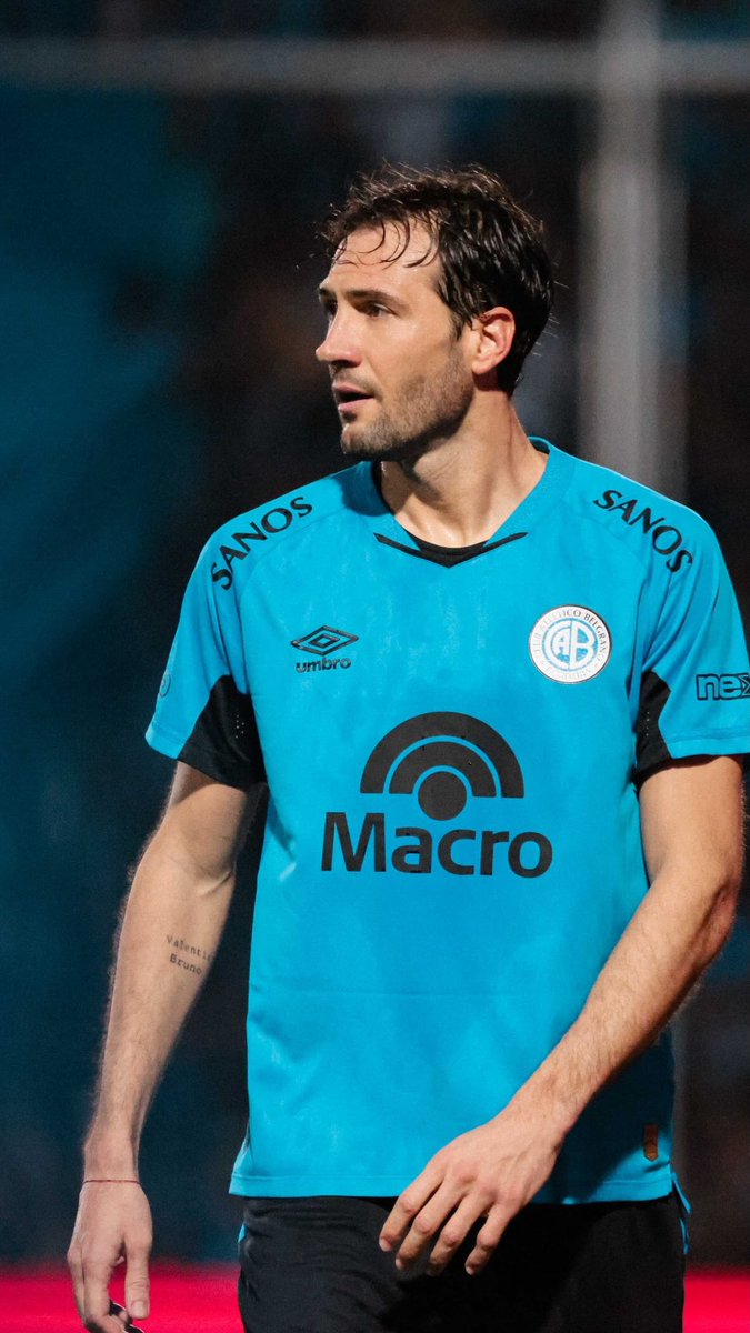 Ruso_Zielinski's tweet photo. A todo futbolero de bien, no les pido que vean a Belgrano, solo les ruego que no se pierdan ni un solo minuto de los que le quedan a este señor.

Son de esas cosas que tenes la obligación de hacer, como ver a Federer o Nadal antes del retiro… No las vas a volver a ver nunca mas https://t.co/t5sUXlt8wV