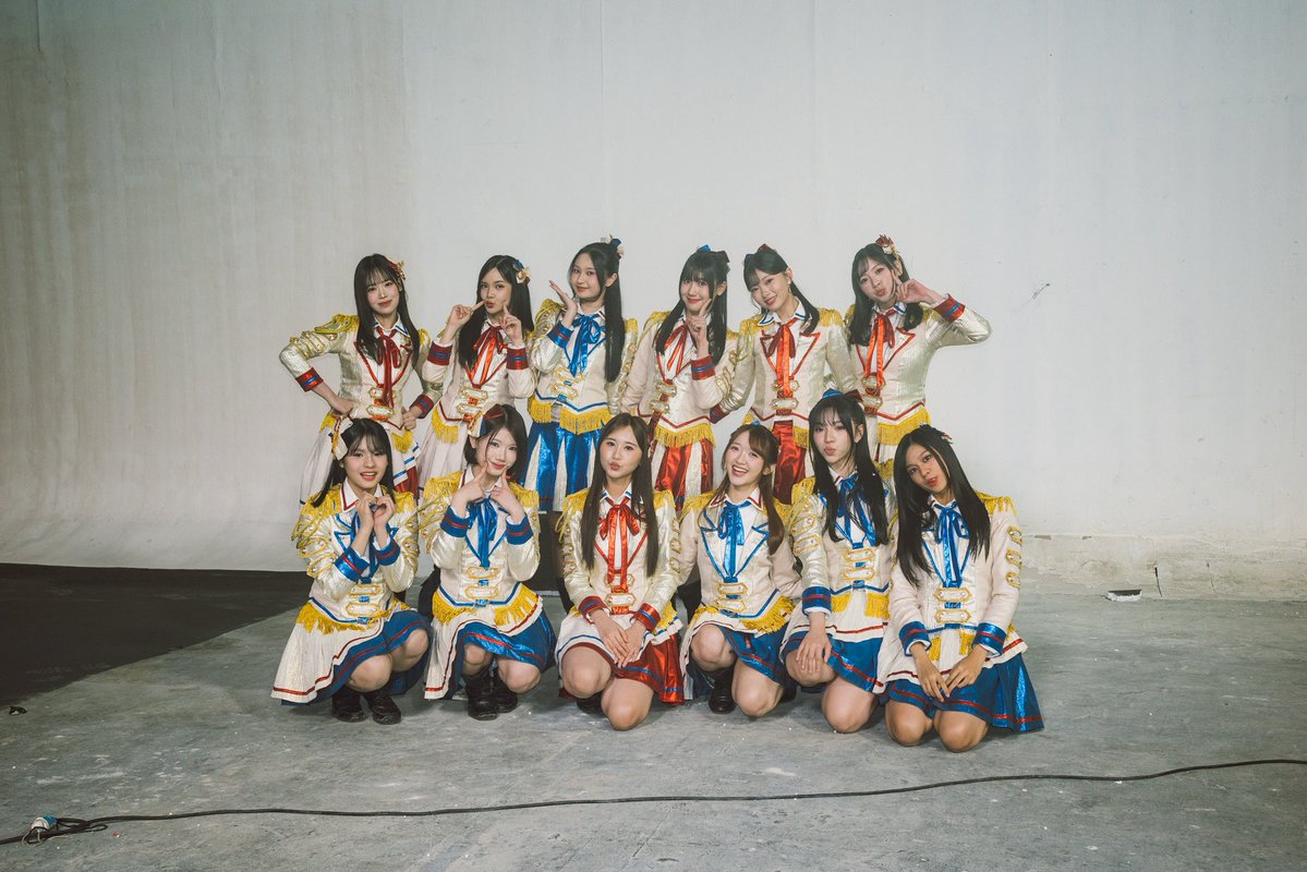 AU_LiaJKT48's tweet photo. GIMANAAAA? SUKA GAAAK? 🥹💗 terima kasih yaa udah ajak aku INY! aku seneng banget dapet experience baru buat belajar alat musik! makasih semuanyaaa, mohon dukungannya selaluuu~ #JKT48FajarSangIdola #InYlahSaatnya 🥁🥁🥁 https://t.co/r8YxNaJnya