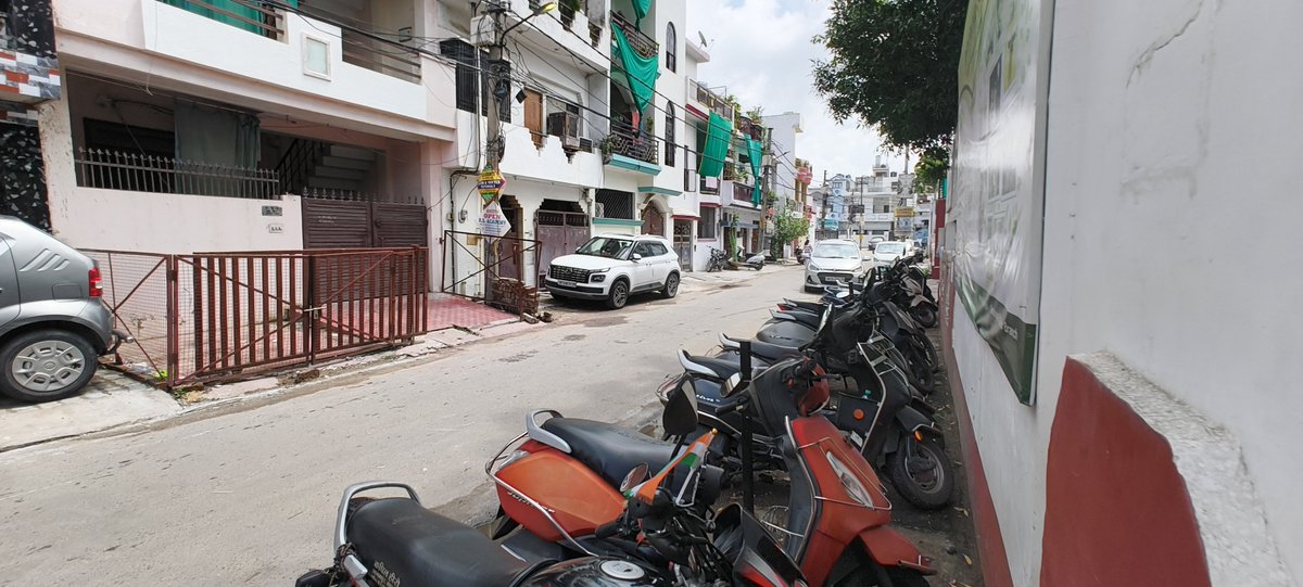 AnoopSingh1987's tweet photo. @AdminLKO @CMOfficeUP @myogiadityanath @LMC_Lucknow @Sushma_Kharkwal These are the pics of encroachment and unauthorised parking on public road in the vicinity of a reputed public school in Sec-19 Indiranagar, Lucknow. This 20 ft road has been narrowed down to 8-10 feet. https://t.co/6Q1jegOgJP