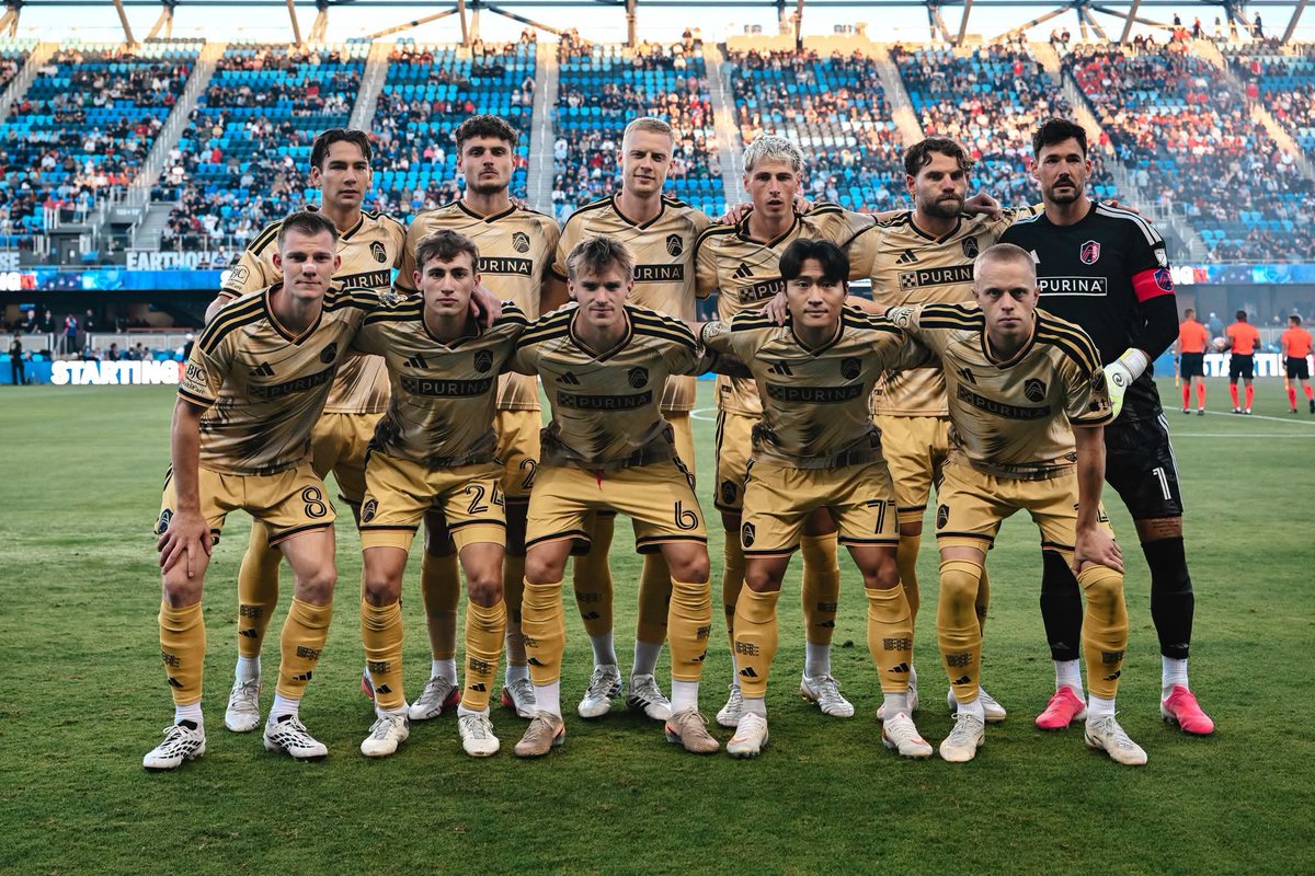 NFNPPOD's tweet photo. Strong 1st half. Could be 4-0!
https://t.co/FZNpSX6KrN
#AllforCity #NFNP #STLCitySC #STL https://t.co/tjmRR4ow54