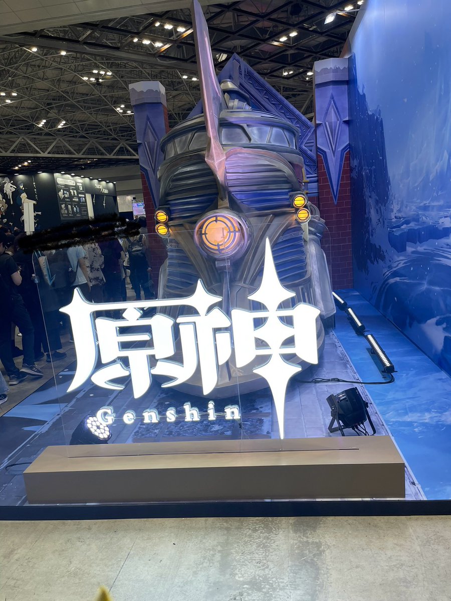 hiro_ykym's tweet photo. 原神ブース行ったらコスプレ撮影の列が尋常じゃなかったので断念😢 https://t.co/t79eoutVz6