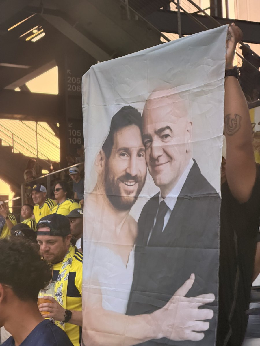 Angel_Thfc's tweet photo. DONDE ESTÁ LEOOOO MESSIIII LEO MESSI DONDE ESTAA🤣🤣🤣 LOS DEL INTER ME PELAN TODA LA VERGA🥱🤣🖕 https://t.co/u9oq3V1rAF