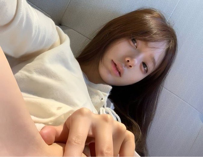 ShiphiraG's tweet photo. 接着来，新人刚玩x

假期快结束要彻底放飞！

谁要锐评我准女大19岁的福🥰 https://t.co/TTpJnN3dxK